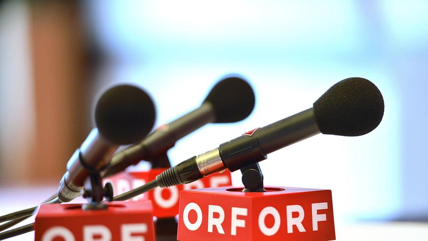 © ORF/Thomas Ramstorfer Aktuelles - Mikrofone mit ORF-Logo