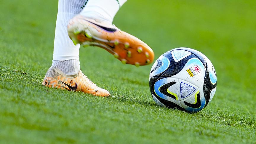 © APA/EVA MANHART Ein Spieler spielt einen Fussball anl. der 7. Runde der Admiral Bundesliga-Begegnung zwischen SK Rapid Wien und RZ Pellets WAC, aufgenommen am Sonntag, 17. September 2023, in Wien.