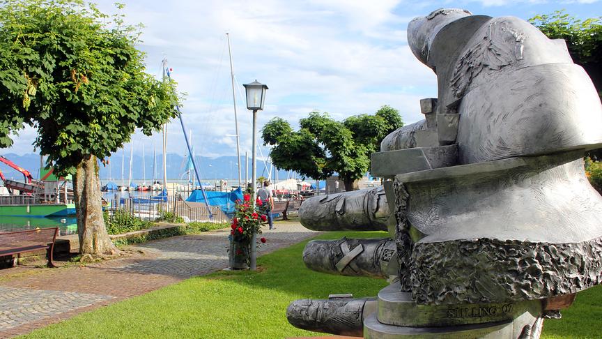 © ORF/BR/Beate Mangold Geschichten rund um den Bodensee: Zum dritten Mal „4 in einem Boot“: die idyllische Hafengemeinde Wasserburg am Bodensee in Bayern mit ihren vielen umliegenden Obstplantagen, deren Bio-Früchte vom warmen Klima am See profitieren.