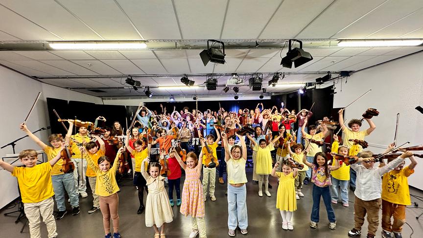 Der „Verein der Freunde der Johann Sebastian Bach Musikschule“ gewinnt den Ö3-Cover Song Contest