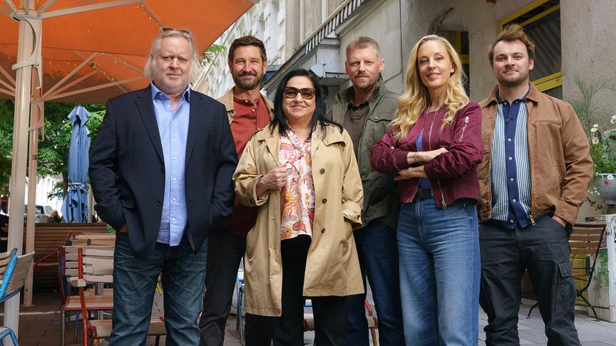 © ORF/ZDF/Satel Film/Petro Domenigg Die „Soko Donau“ für ihre 21. Staffel zurück am Set: Gregor Seberg, Andreas Kiendl, Maria Happel, Martin Gruber, Lilian Klebow, Max Fischnaller
