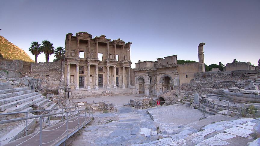 © ORF Ephesos - Eine antike Weltstadt: Die berühmte Fassade der Celsus-Bibliothek
