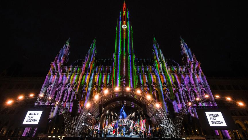 © ORF/Günther Pichlkostner Eröffnung der Wiener Festwochen 2025: Rathausplatz, Bühne