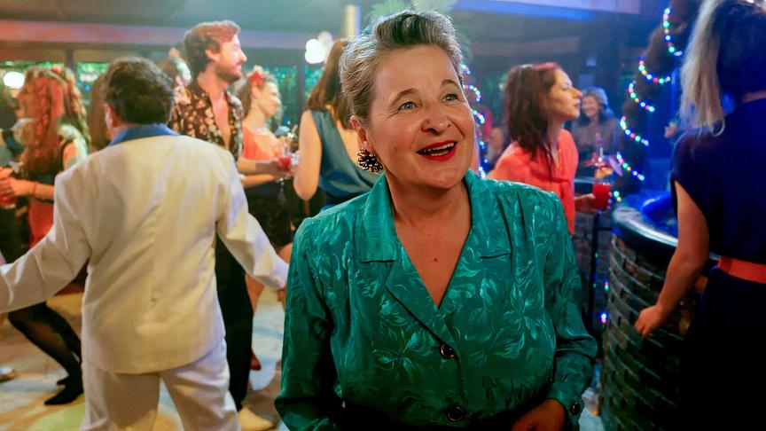 © ORF/Superfilm Finale Tage für Palfrader, Ofczarek, Hofstätter, Proll und Co. am Set von „Braunschlag 1986“: Maria Hofstätter (Herta Tschach)