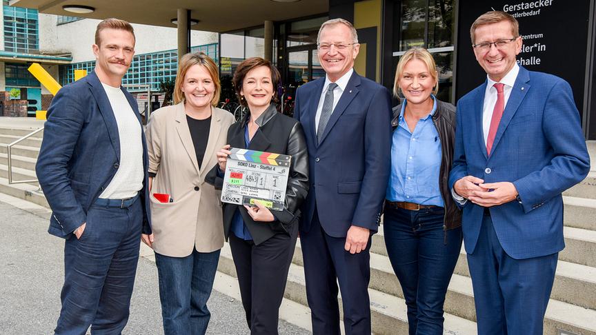 Frische Fälle und ein neues Team für die „Soko Linz“ mit Stemberger, Niedetzky, Steinocher, Pschill und Co.: Michael Steinocher, ORF-Programmdirektorin Stefanie Groiss-Horowitz, Katharina Stemberger, Landeshauptmann Thomas Stelzer, Angelika Niedetzky, Wirtschaftslandesrat Markus Achleitner