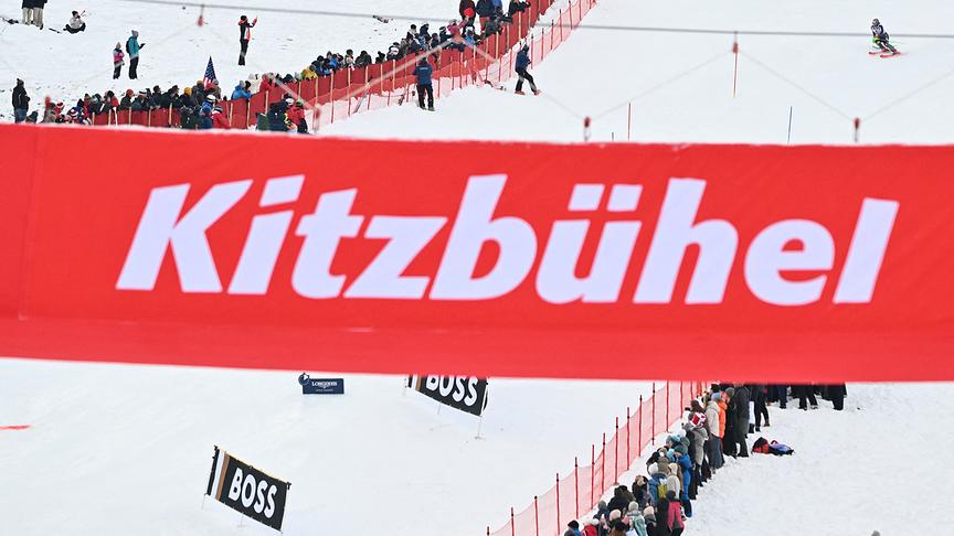 Norway's Lucas Braathen (R) competes during the men's second run slalom competition of the FIS Ski World Cup in Kitzbuehel, Austria, on January 22, 2023