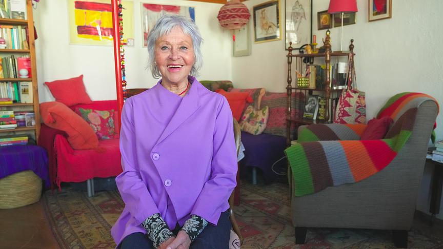 © ORF/Talk TV/Gustl Gschwantner Liebesg'schichten und Heiratssachen: Hildegard, 77, Friseurmeisterin i.R. aus Wien ist eine quirlige, lebensfrohe Frau.