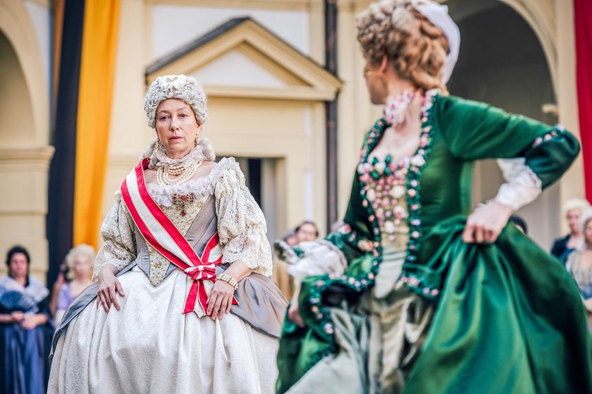 © ORF/MR Film/Czech Television/Stanislav Honzík Robert Dornhelm macht Ursula Strauss zu „Maria Theresia“: Ursula Strauss (Maria Theresia)