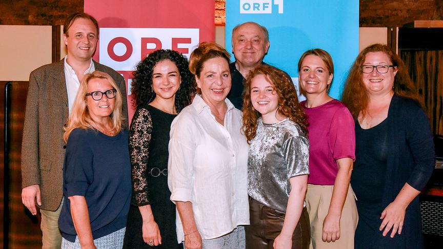 ORF-ON- und ORF-1-Start für „Die Fälle der Gerti B.“: Clemens Wollein, Sabine Weber, Mariam Hage, Susi Stach, Karl Fischer, Alice Prosser, ORF-Programmdirektorin Stefanie Groiss-Horowitz, Katharina Schenk