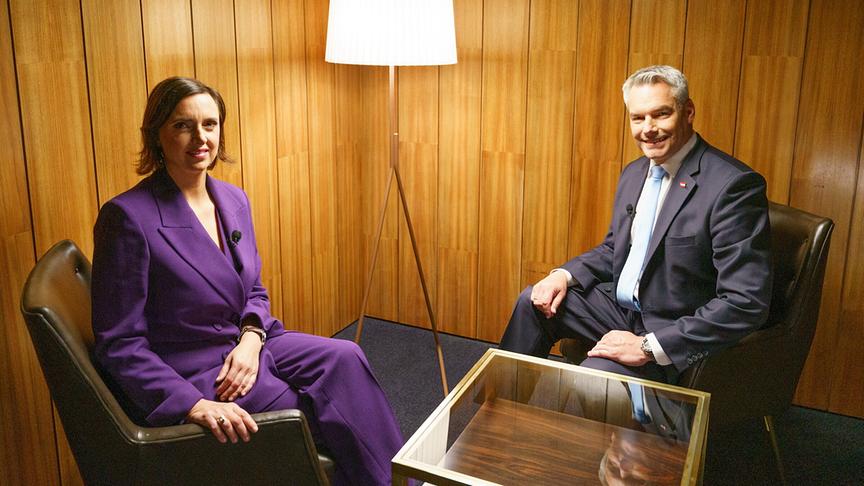 © ORF/Roman Zach-Kiesling Sommergespräche: Susanne Schnabl im Gespräch mit Karl Nehammer, ÖVP
