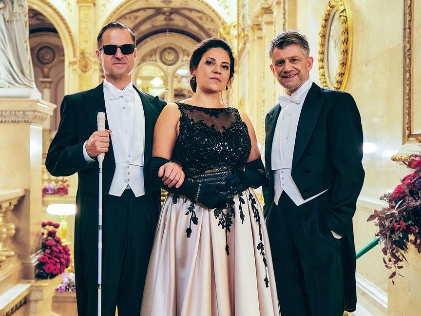 Philipp Hochmair und Andreas Guenther für zwei neue „Blind ermittelt“-Fälle vor der Kamera: Zwischen Opernball-Glamour und Falco-Hits