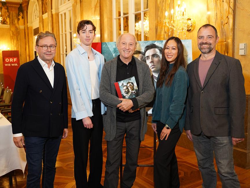 "Vienna Blood": ORF-Generaldirektor Dr. Alexander Wrabetz, Matthew Beard, Regisseur Robert Dornhelm, Miriam Hie, Juergen Maurer