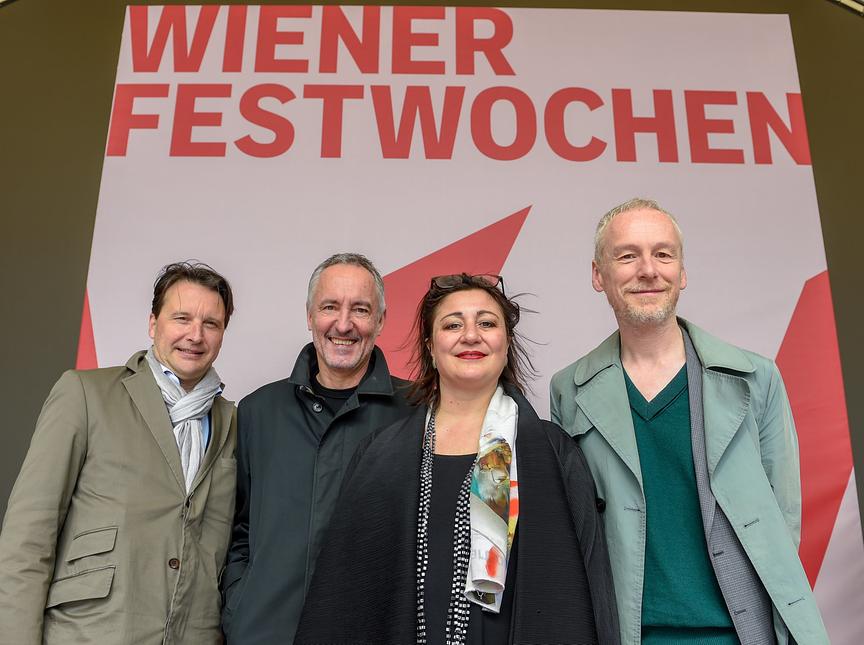 68. Wiener Festwochen: ORF-TV-Kulturchef Martin Traxl , Wolfgang Wais (Geschäftsführer Wr. Festwochen). Kulturstadträtin Veronica Kaup-Hasler, Festwochenintendant Christophe Slagmuylder