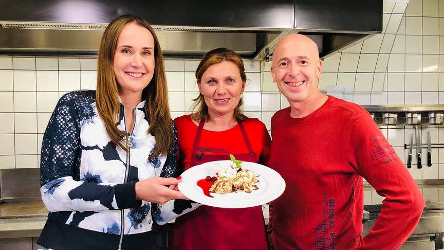 © ORF/Ab Hof TV Produktion "Zurück zur Natur: Rund um den Zicksee": Maggie Entenfellner, Katharina Hickel, Daniel Hickel