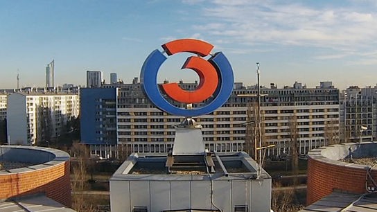 Ö3-Logo auf dem Medienhaus in Heiligenstadt